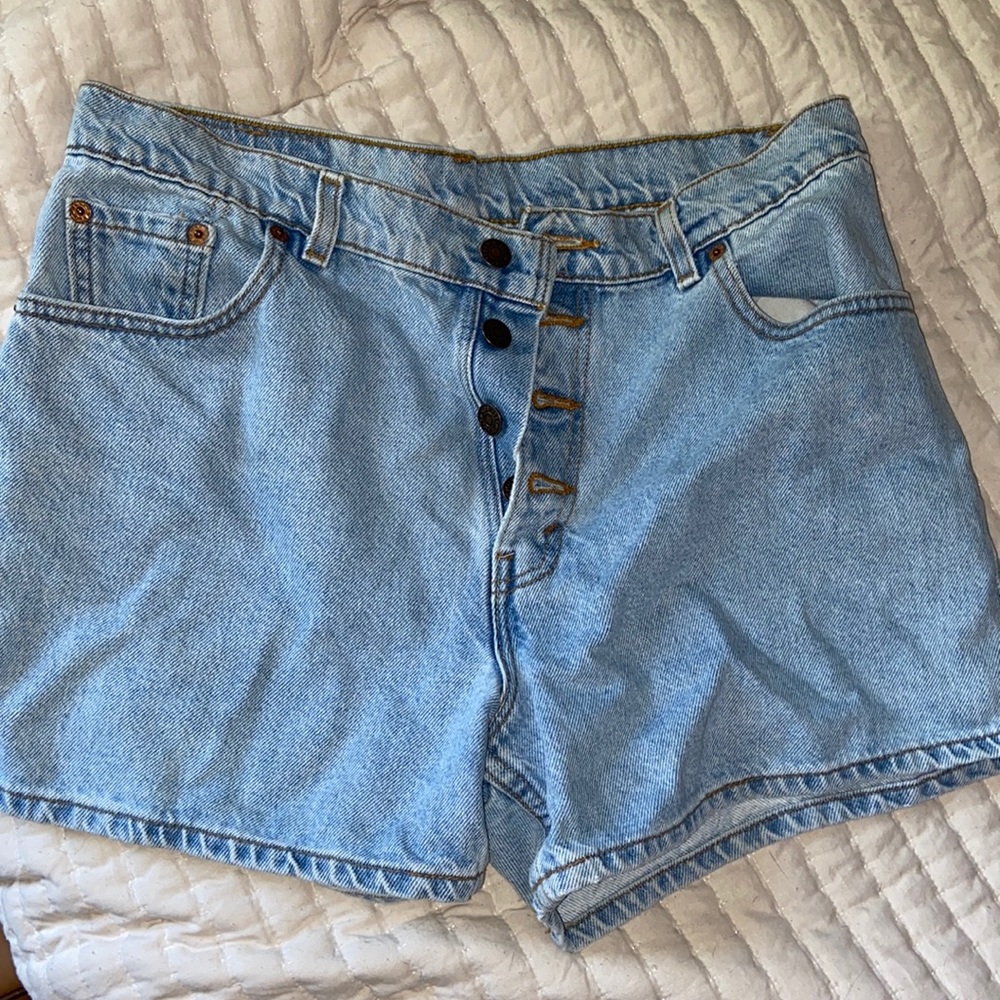 Levi’s button down shorts